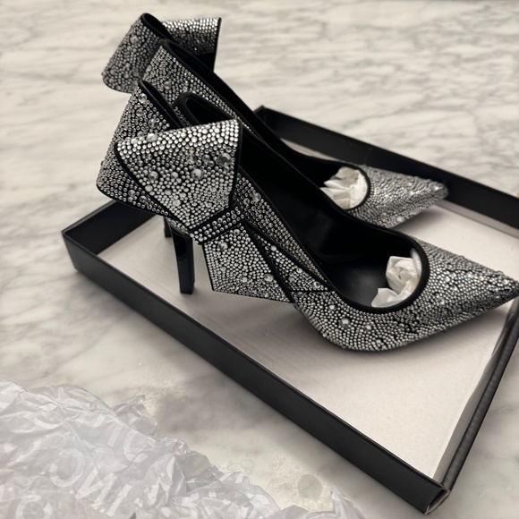 INC International Concepts Shoes - Brand New I.N.C. International Concepts Silvee Bow Black Bling Pumps - Size 7.5M